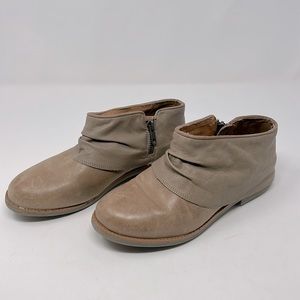 Emu Tan Leather Low Cut Ankle Booties Size 7